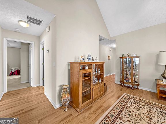 5th image of 1126 Strath Clyde Way