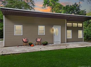 968 Long Cove Rd, Gales Ferry, CT 06335