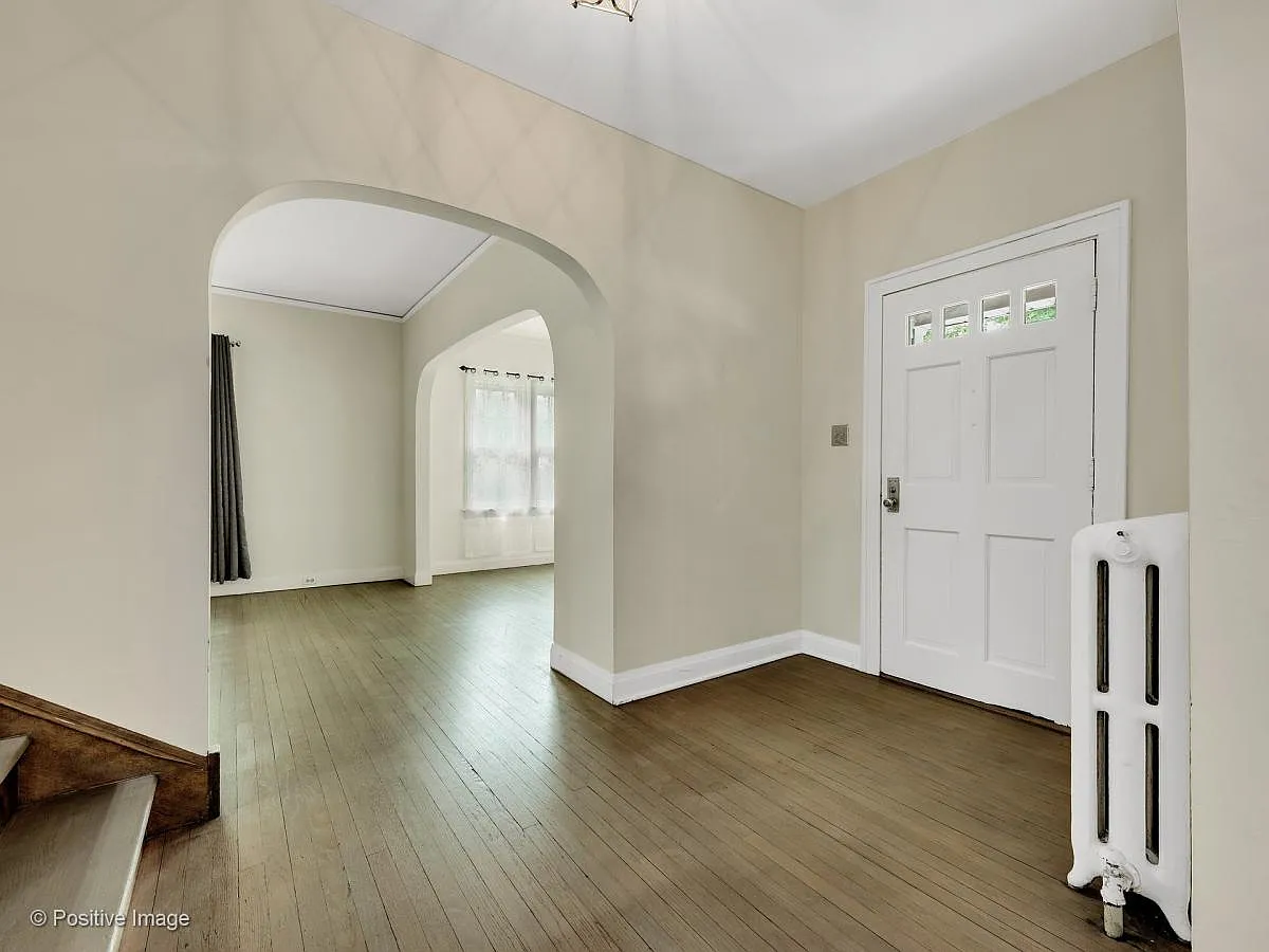 4 bed, 3.5 bath, 2395 sqft, $5,000 — Photo 3