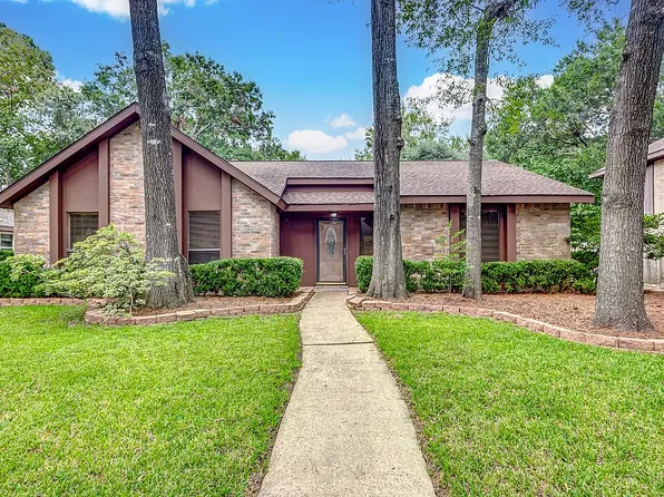3715 Hill Springs Dr, Kingwood, TX 77345