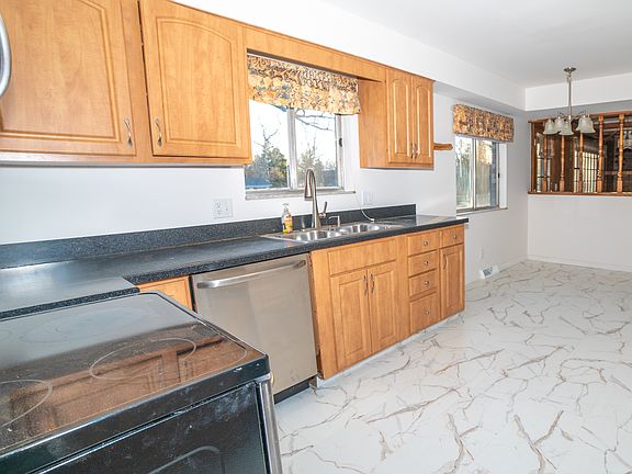4th image of 10159 Crosier Ln
