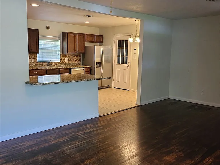 6666 Allyn Way — Photo 3