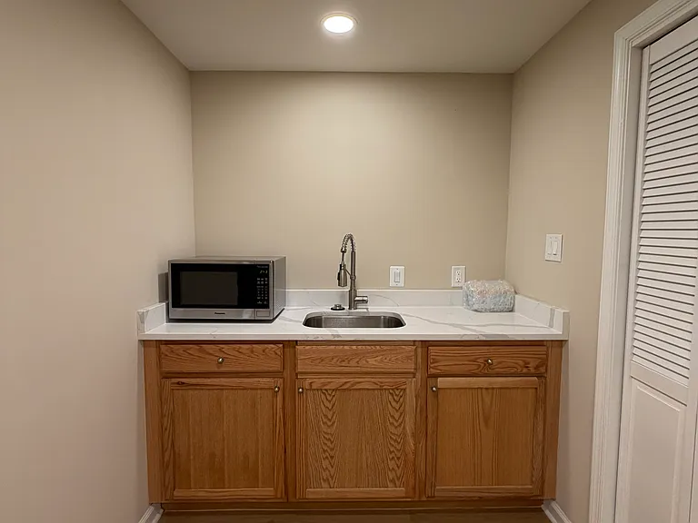 6524 Greenleaf St — Photo 9