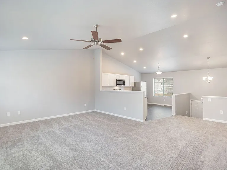5661 Coddington Ln — Photo 9