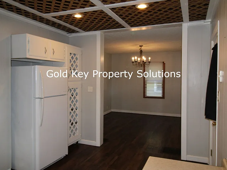 604 N Alameda Ave — Photo 6