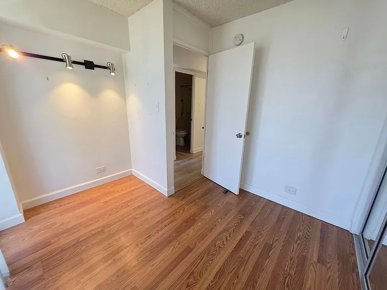 2120 Fern St #102 — Photo 7
