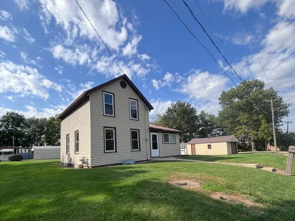 501 N 7th St, Neponset, IL 61345