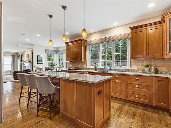 3rd image of 52 Longacre Rd