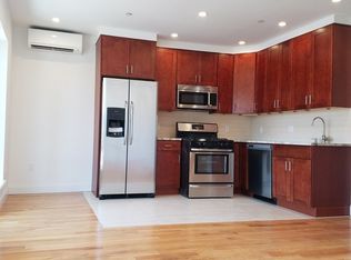 2621 21st St, Astoria, NY 11102