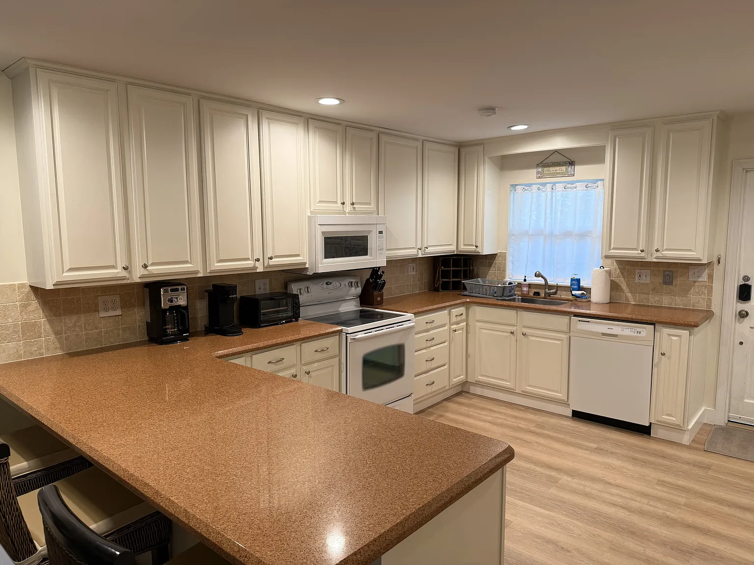 2 bed, 1200 sqft, $2,850 — Photo 4