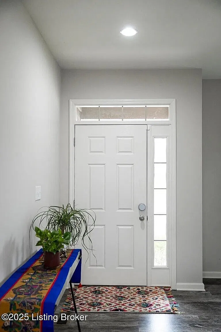 4 bed, 3.0 bath, 2606 sqft, $2,900 — Photo 4