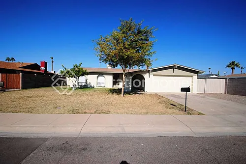 4806 W Christy Dr Photo 1