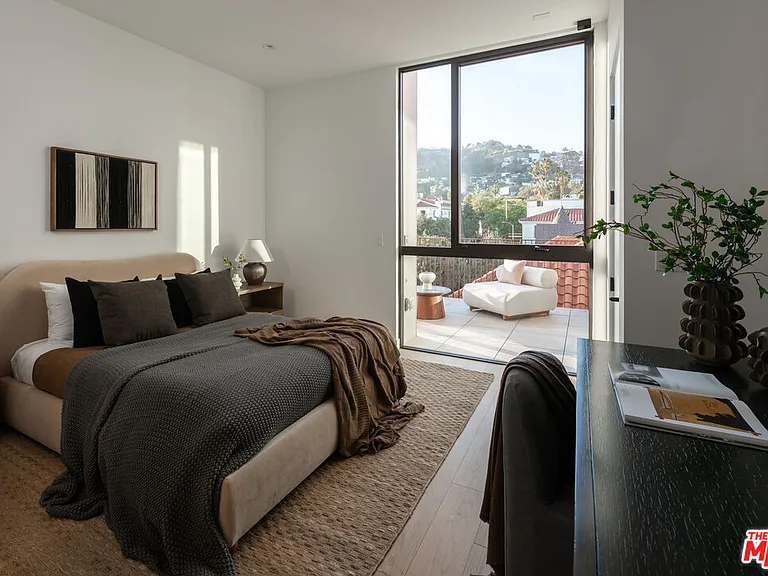 1264 N Harper Ave #Penthouse 1 — Photo 9