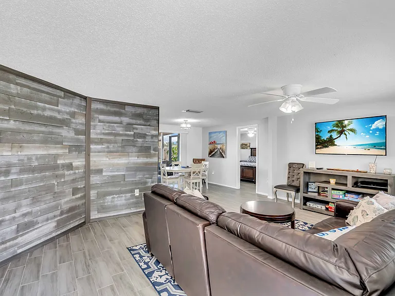 113 Corot Dr — Photo 3
