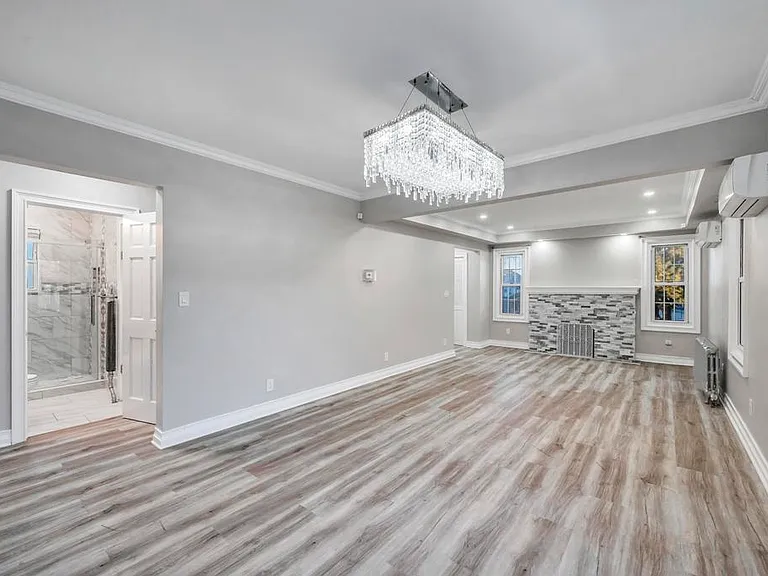 220 Grand Ave #1 — Photo 4