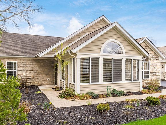 2nd image of 813 Windward Ln