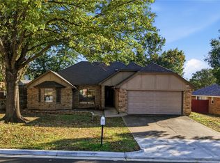 6716 Inwood Dr, North Richland Hills, TX 76182