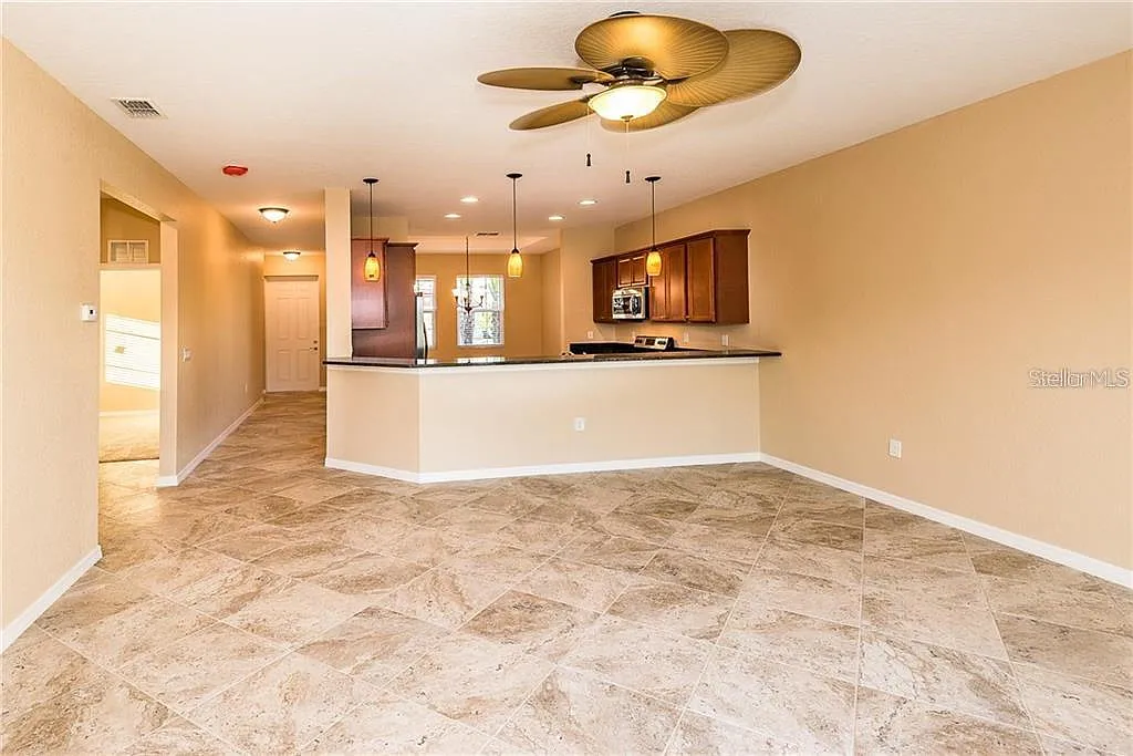 2 bed, 2.0 bath, 1208 sqft, $1,695 — Photo 2