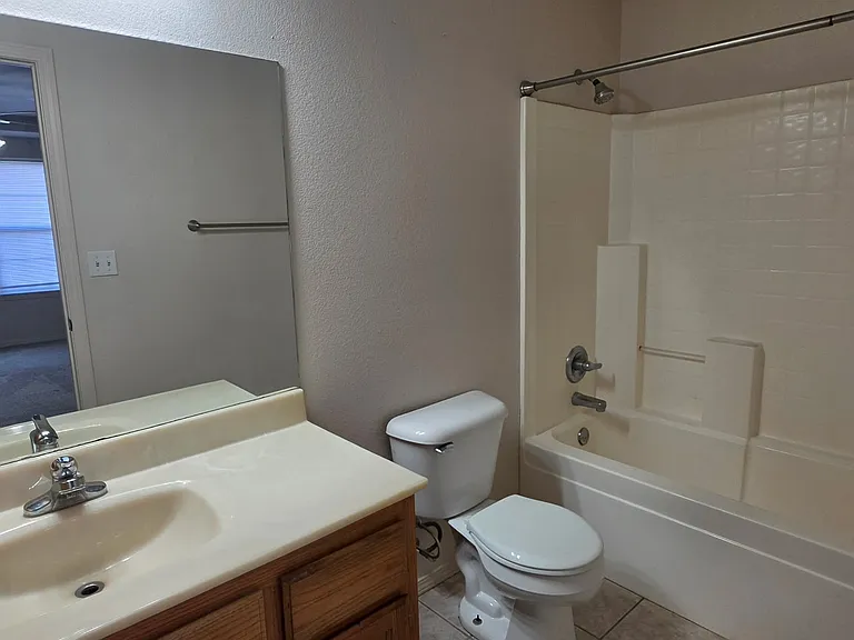 5808 N Bryan Ave — Photo 8