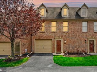 186 Crown Pointe Dr #Q186, York, PA 17402