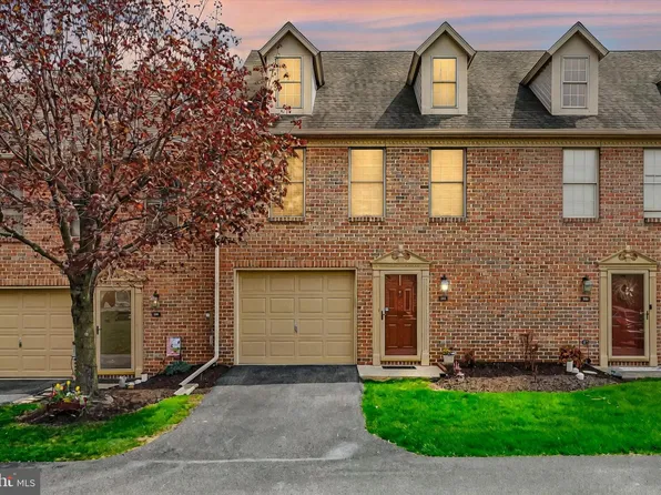 186 Crown Pointe Dr #Q186, York, PA 17402