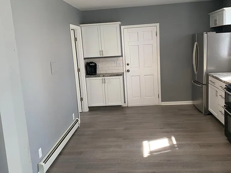 1126 Fulton Ave — Photo 8