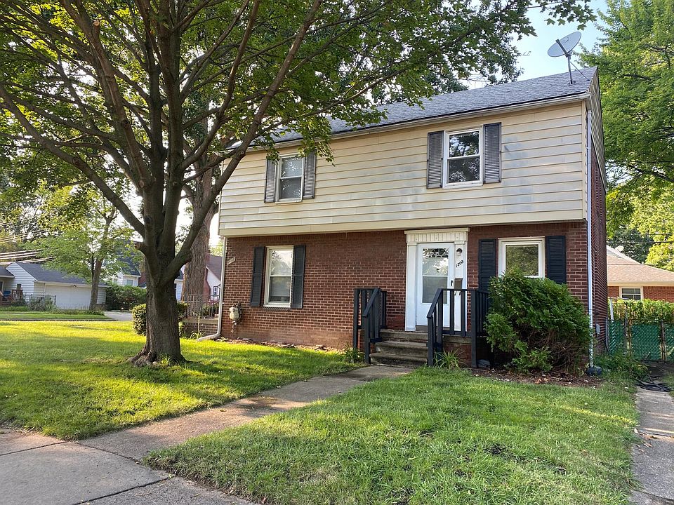 1st image of 1305 E 4th St