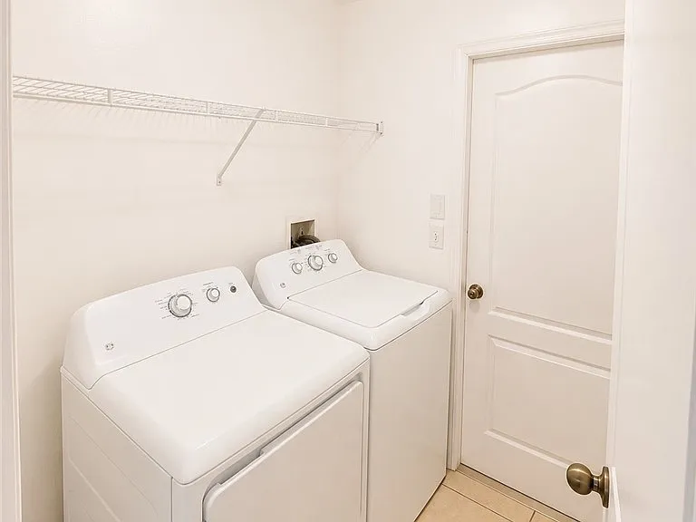 4118 NE 20th Pl — Photo 20