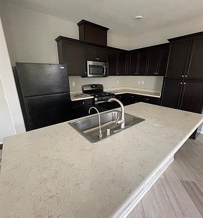 4th image of 30381 Village Terrace Dr
