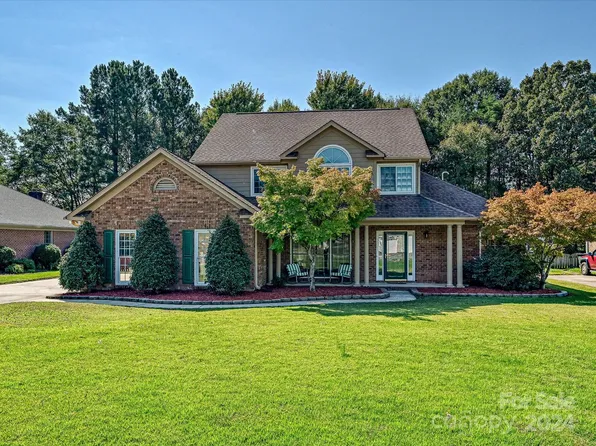 3267 Roberta Farms Ct SW, Concord, NC 28027