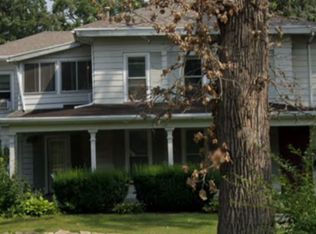 934 1/2 W Stephenson St, Freeport, IL 61032