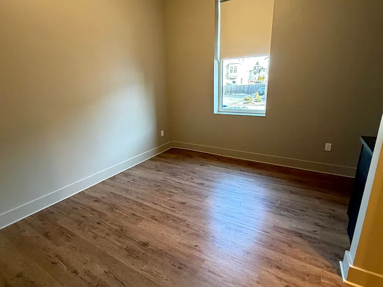 530 Broadway Apartments — Photo 43