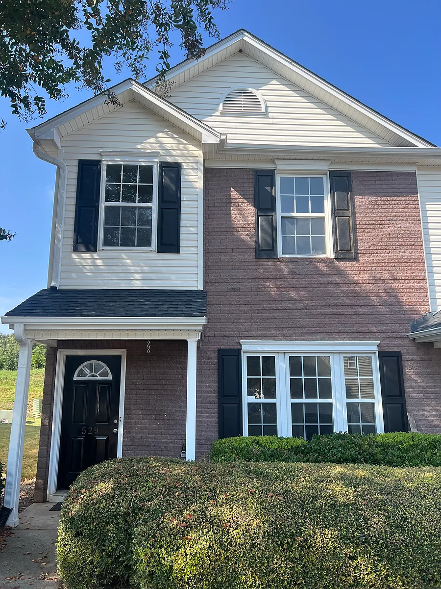 Building Photo - 529 Waterbrook Dr