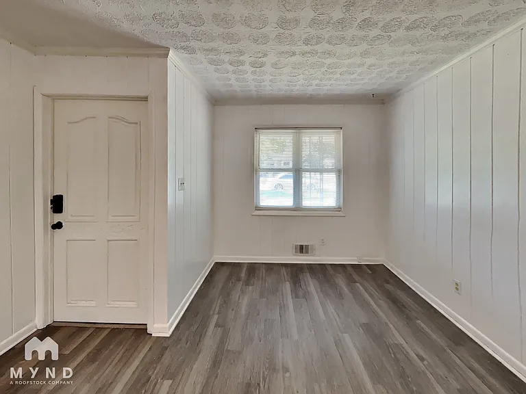 1429 Vesta Ave #B — Photo 7