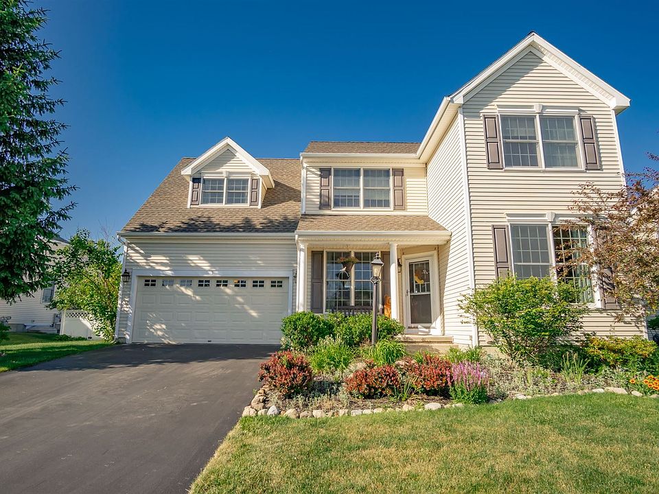 1st image of 3 Candlewood Dr