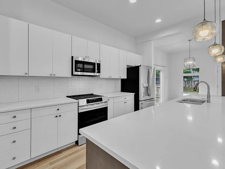 304 S Tarboro St — Photo 10