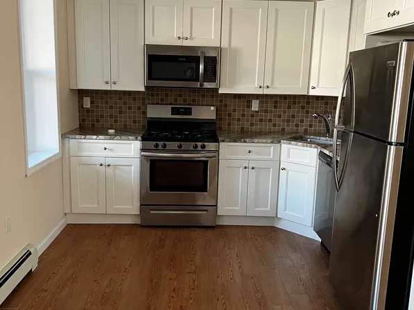 2126 Gerritsen Avenue image 8 of 23