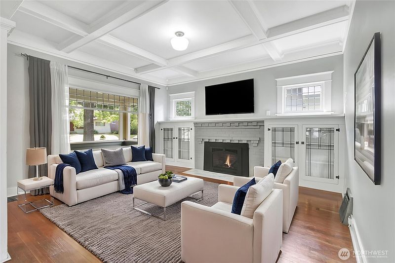 4th image of 2318 Baker Avenue
