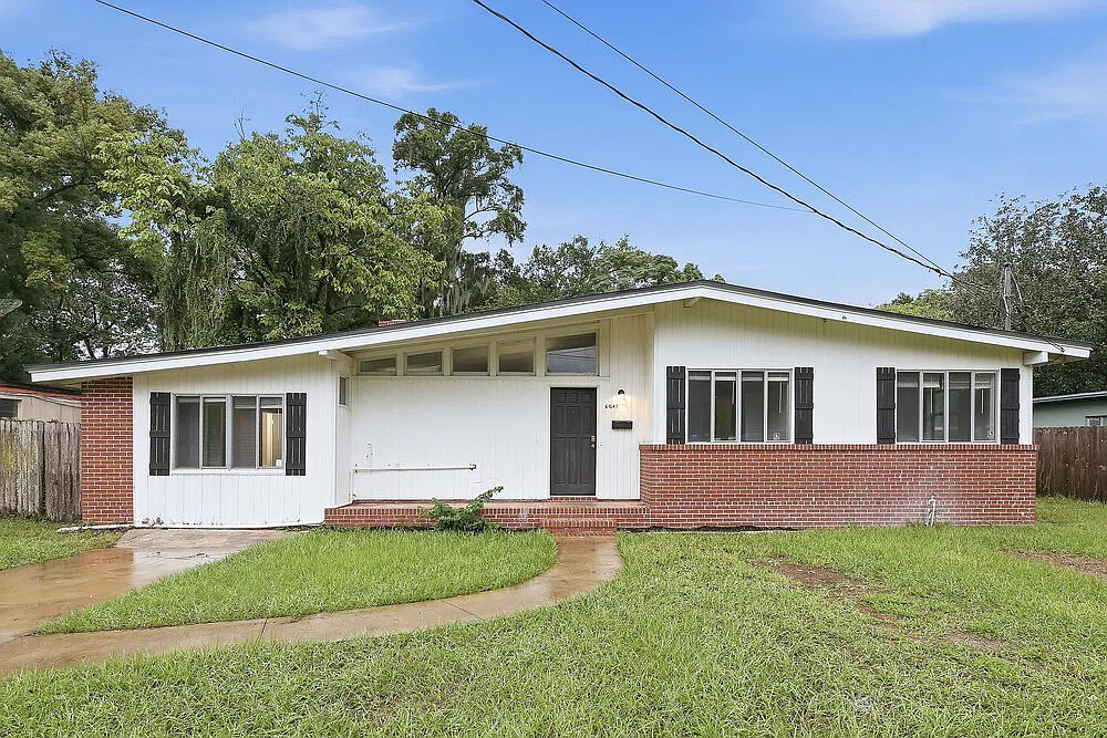 4 bed, 1.5 bath, 1439 sqft, $1,710 — Photo 1