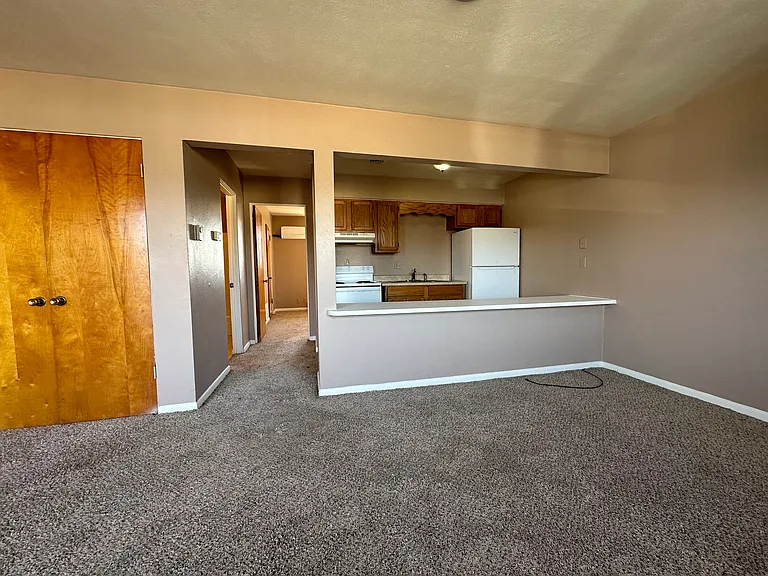 2704 Pine St #2 — Photo 2