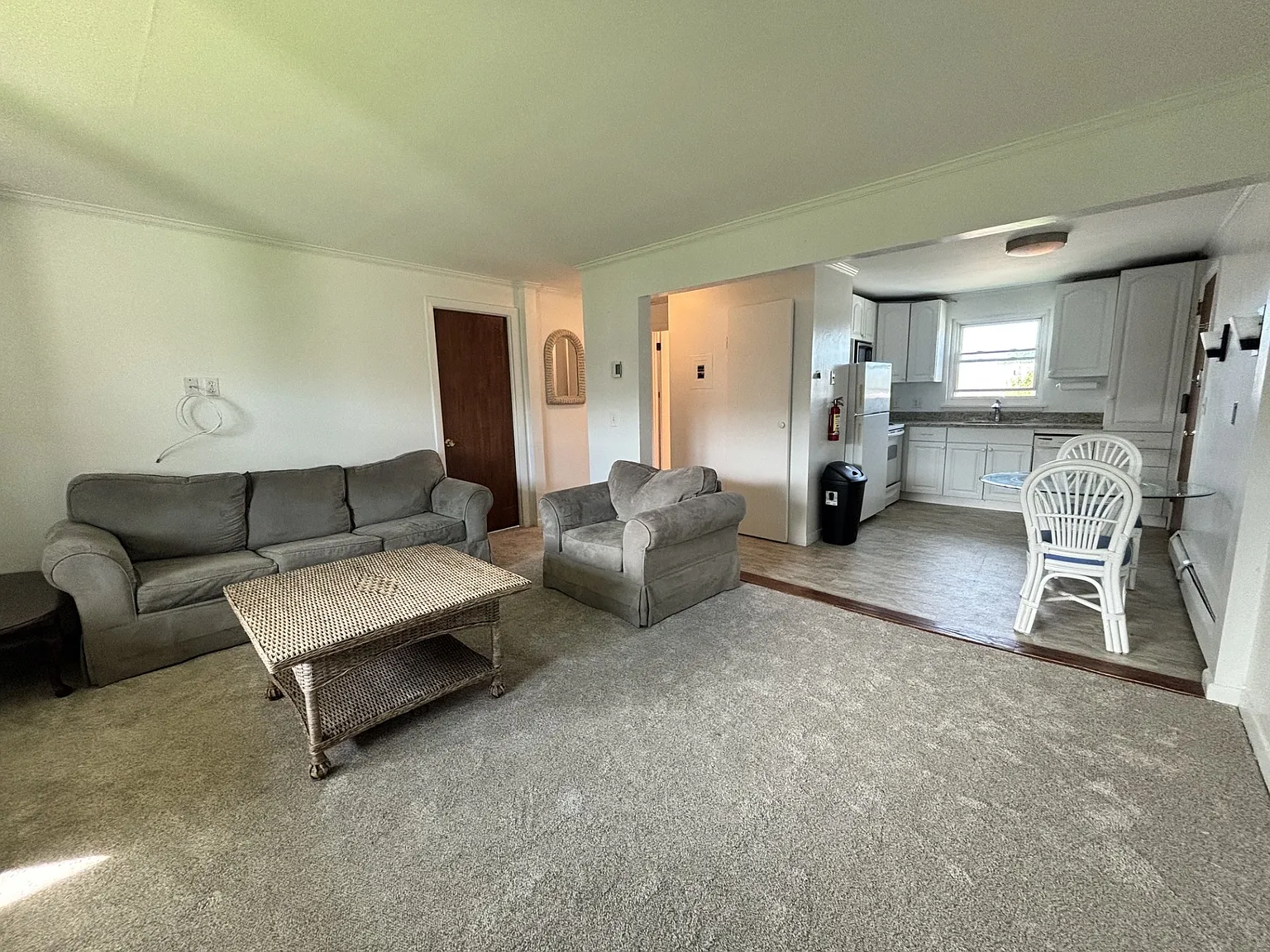 2 bed, 708 sqft, $2,400 — Photo 2