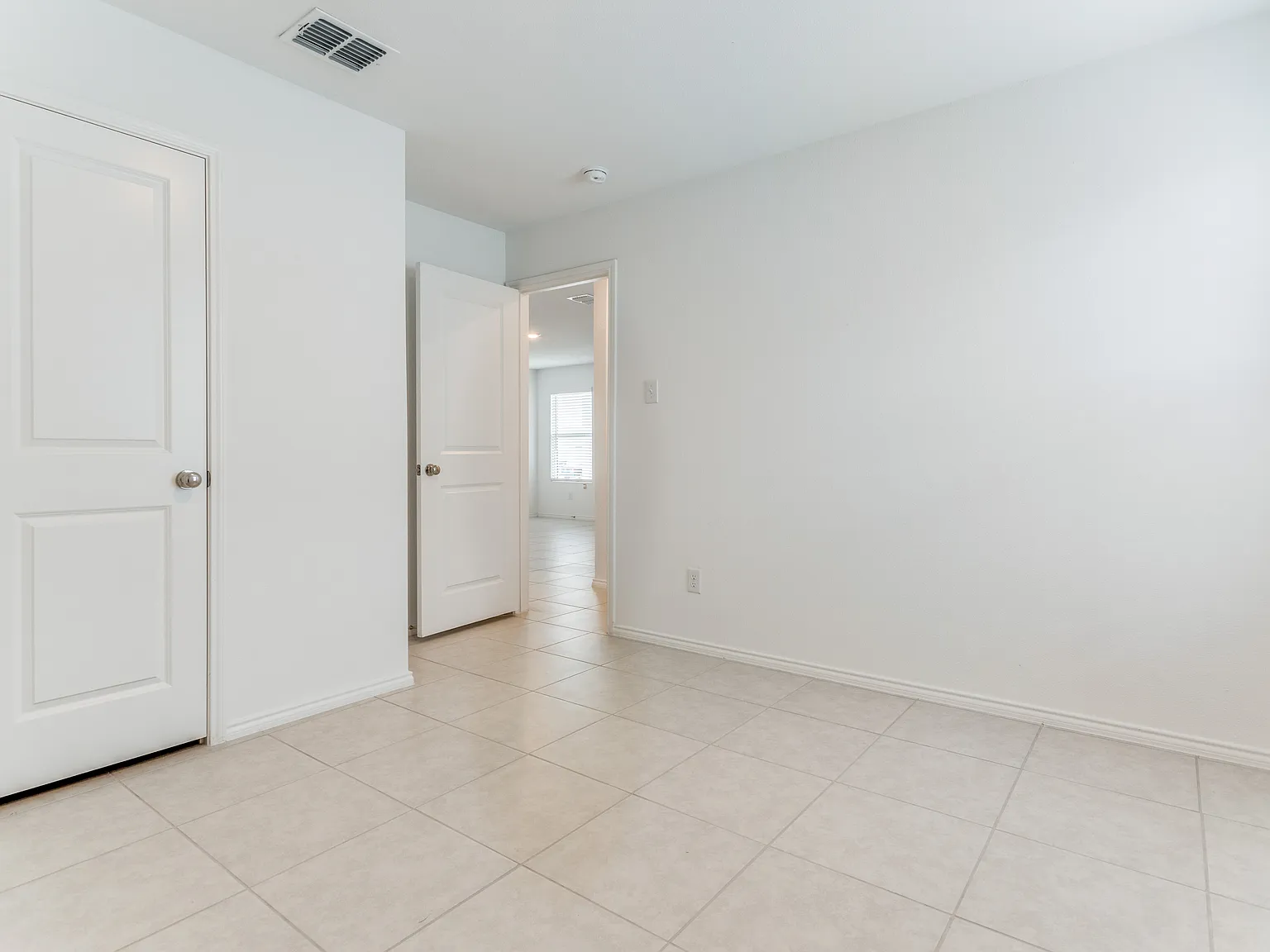 3 bed, 1266 sqft, $1,700 — Photo 3