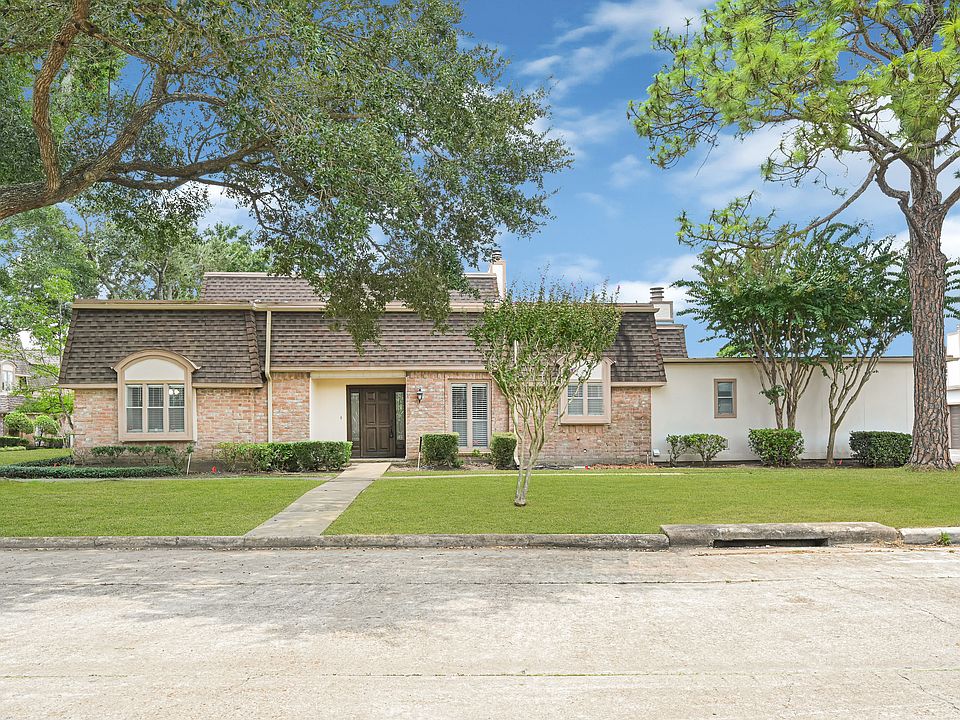 1st image of 2803 Camelot Ln