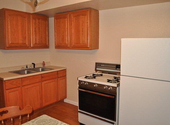 2nd image of 1216 Michigan St