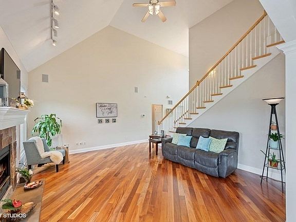 4th image of 640 Gainesway Cir