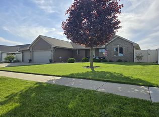 3891 Red Hawk Dr, Janesville, WI 53546