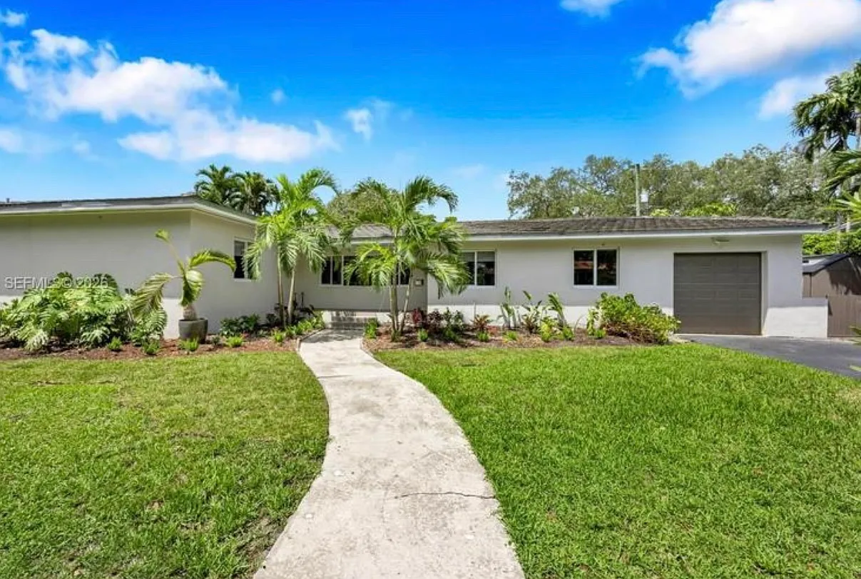 3 bed, 2144 sqft, $11,800 — Photo 1