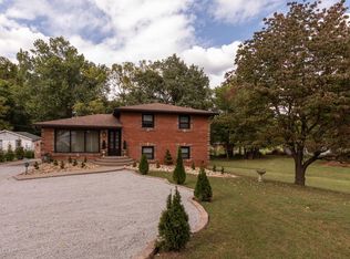 5711 E Manslick Rd, Louisville, KY 40219