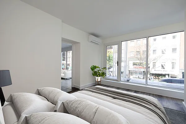 Rented by R New York | media 9