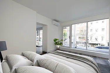 Rented by R New York